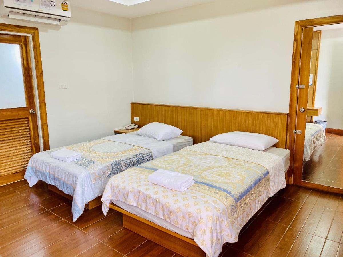 Metha Palace Сакон Након Екстериор снимка