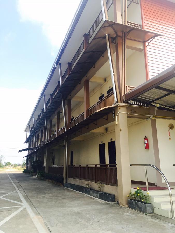 Metha Palace Сакон Након Екстериор снимка